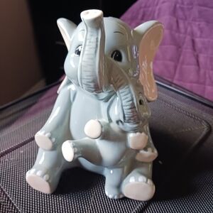 Glossy Gray Ceramic Elephant Figurine - Cute Accent